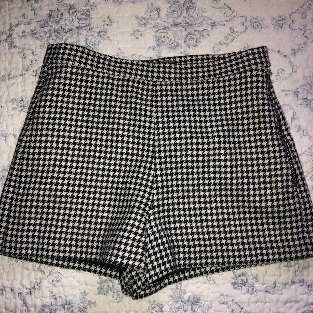 Black & White Houndstooth Women’s Shorts